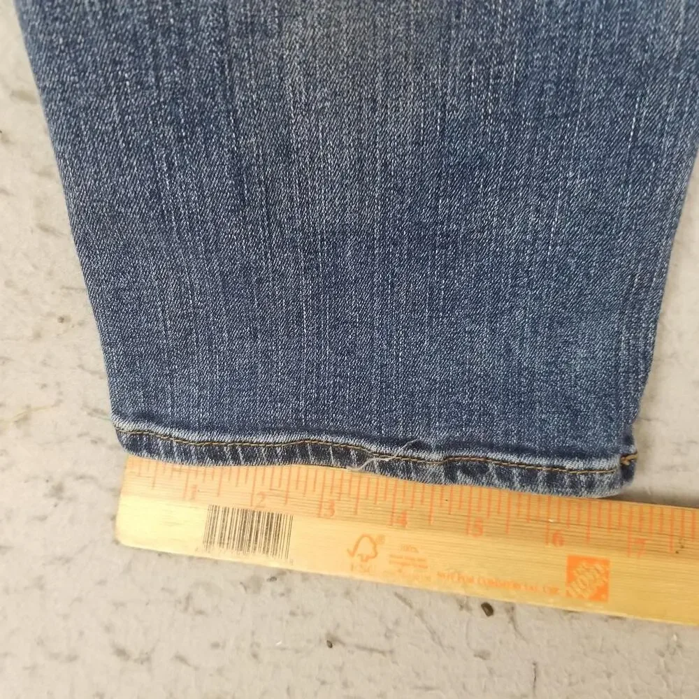 Lee brand item